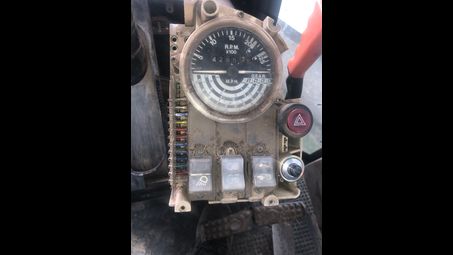 speedometer, automotive tire, gauge, motor vehicle